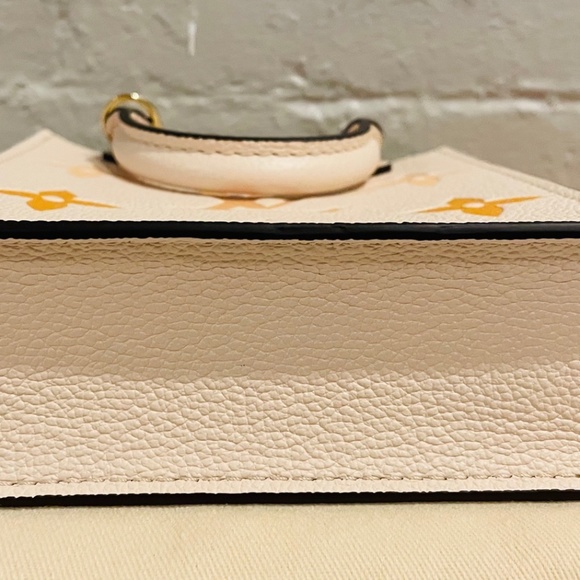 SOLD Louis Vuitton le petit sac plat - Picture 6 of 11